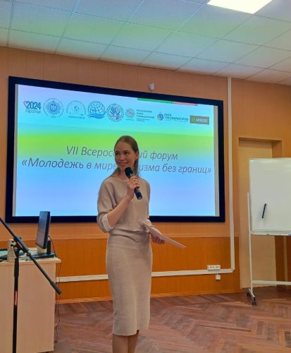 Анна отвечает на вопросы членов жюри.