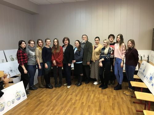 Студенты 3 курса ДПИНП с преподавателями Г.П.Московской, В.П.Сидоровым и О.А. Первозванской