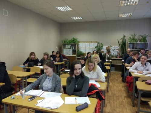 группа Э-БЗ-14 на занятии-пресс-конференции в полном составе
