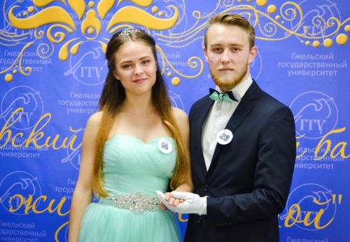 Участники межвузовского студенческого бала Анастасия Максименко и Валентин Макаров