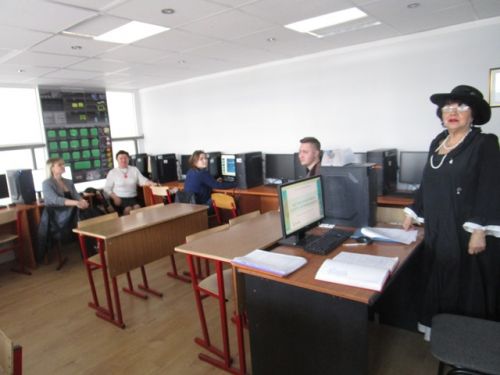 Коржанова А.А.подводит итоги выполнения практическоо занятия