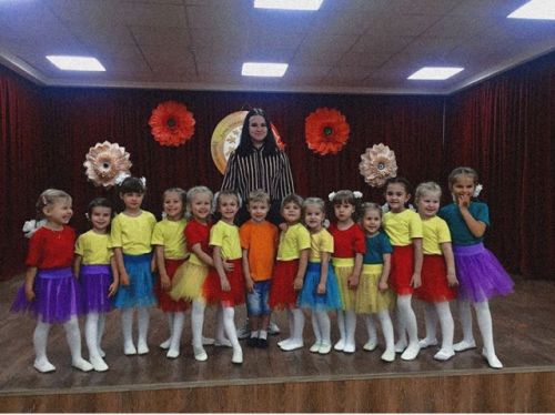Барышникова Мария с хореографическим коллективом
