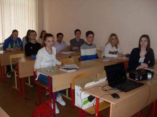 Студенты на семинаре по дисциплине Естественно-научная картина мира