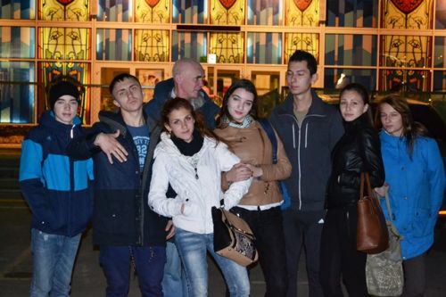 Студенты первого курса с преподавателем - В. Л. Аверкиевым.