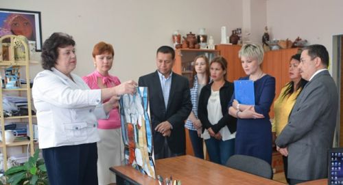 Беседа декана факультета ДПИД Г.П. Московской с делегацией из Сальвадора во главе с мэром г. Панчималько Марио Мелендесом Портильо - 2017