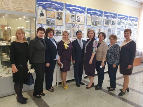 Встреча с сотрудниками Пекинского международного образовательного центра «WECO» Ван Хэ, О. Н. Авхимович и Н. А. Цветковой 2019_1