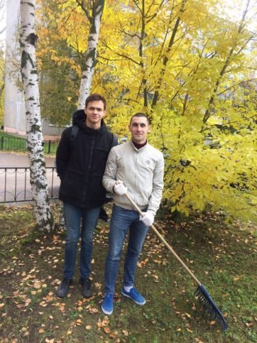 студенты технологического отделения Григорий Тулумбаев и Хюсейн Мамаев