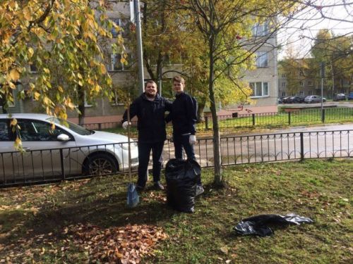 студенты технологического отделения 3 курса Роман Софаров и Иван Лебедев