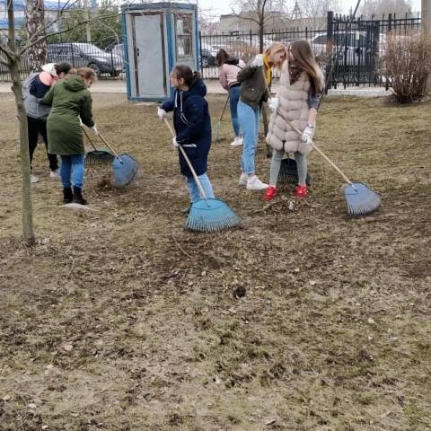 1  Студенты отделения строительства и информатики