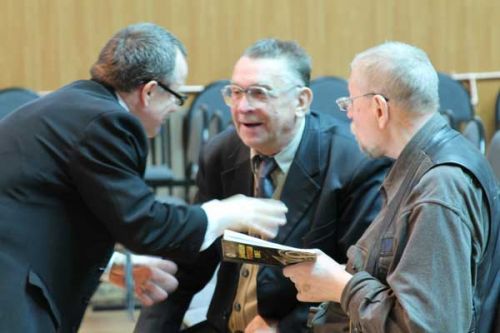 �������