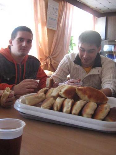 К-горячему-чаю-пирожков-мно